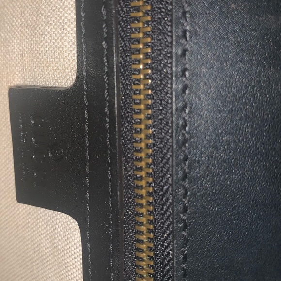 AUTH GUCCI BLACK MED GG MARMONT HEART ANTIQUE GOLD CHAIN CROSS BAG - Picture 2 of 6